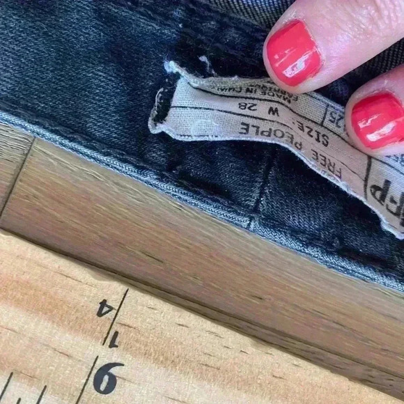 Free people distressed jeans black size 28 - Picture 5 of 7
